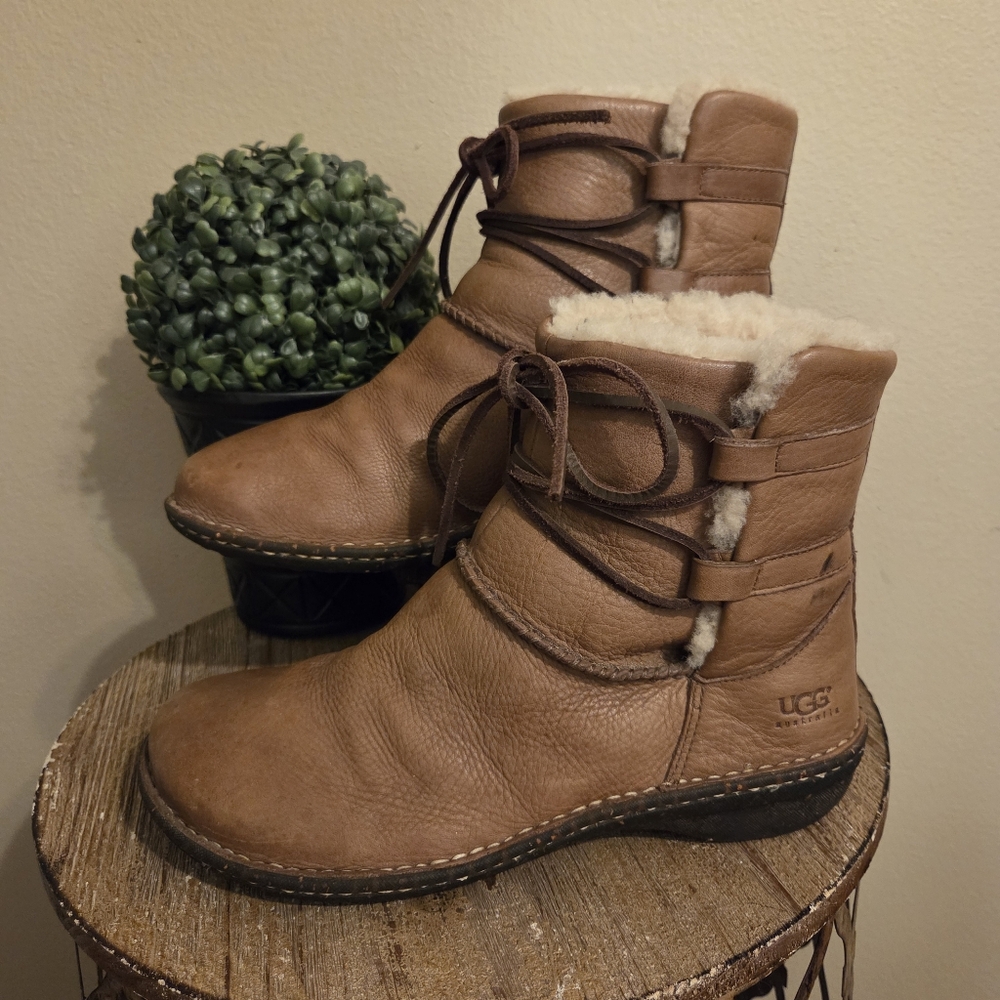 UGG Caspia Tan Leather Wrapped Lace Sheepskin Lined Ankle Booties Women's SZ 11‎